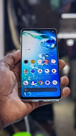 Sharp Aquos zero6 128 GB White