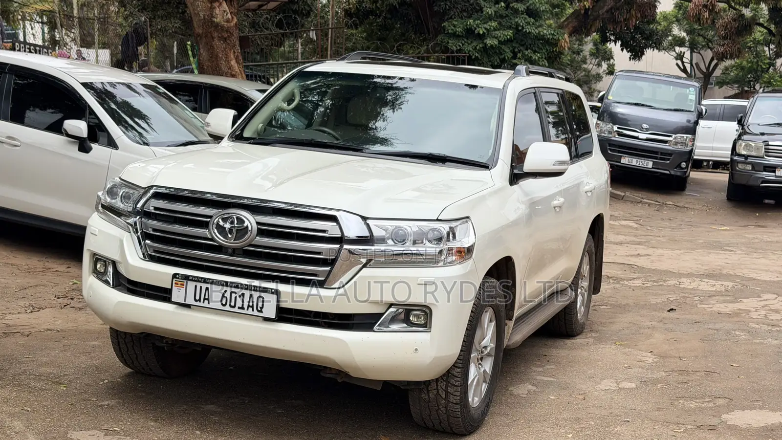 Toyota Land Cruiser Prado 2018 Off white