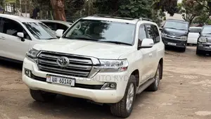 Toyota Land Cruiser Prado 2018 Off white