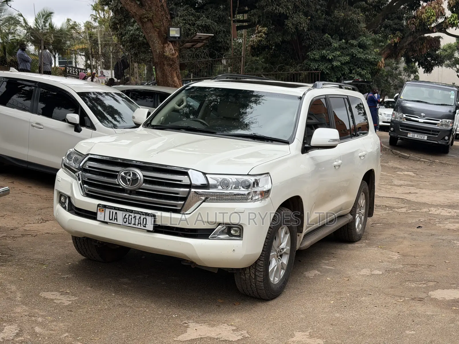 Toyota Land Cruiser Prado 2018 Off white
