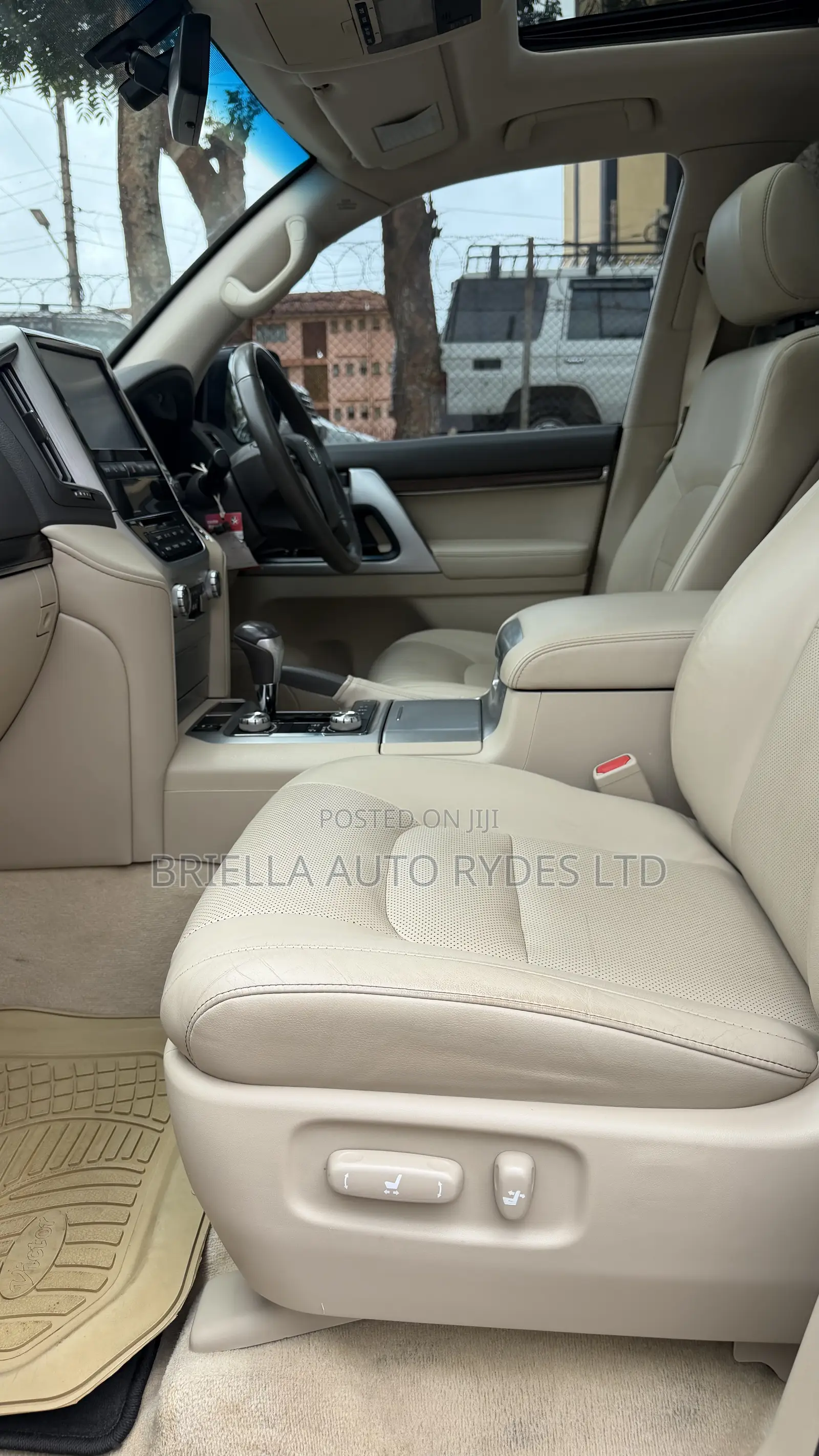 Toyota Land Cruiser Prado 2018 Off white