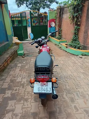 Bajaj Boxer 100 2025 Red
