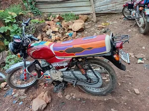 Bajaj Boxer 100 2024 Red