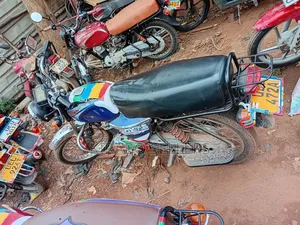 Bajaj Boxer 100 2022 Red