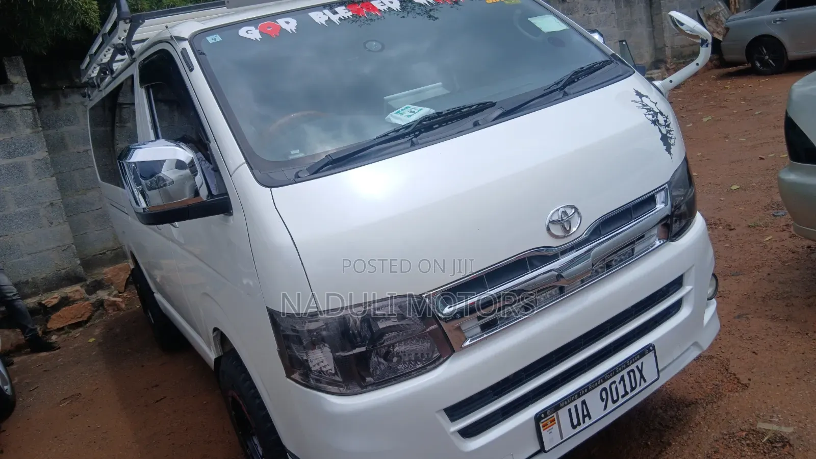 Toyota Grand HiAce 2011 White
