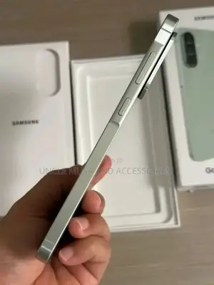 New Samsung Galaxy A56 256 GB Green