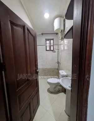 3bdrm Condo in Mbalwa, Wakiso / Wakiso for sale