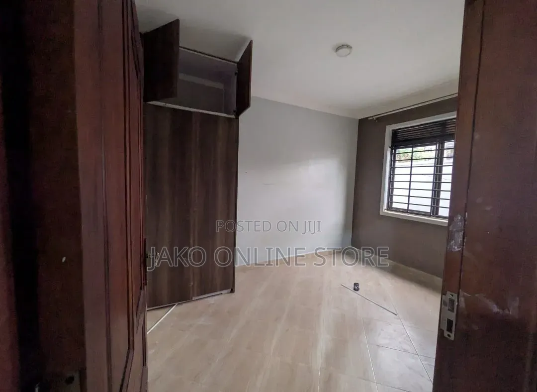 3bdrm Condo in Mbalwa, Wakiso / Wakiso for sale