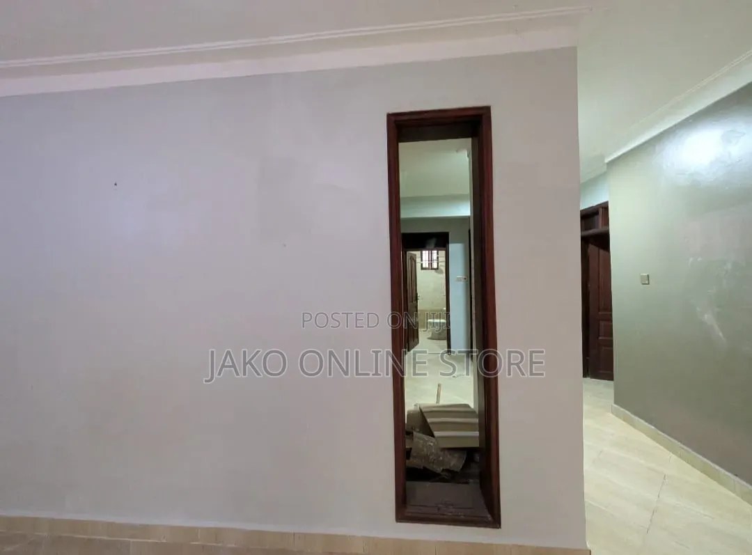 3bdrm Condo in Mbalwa, Wakiso / Wakiso for sale