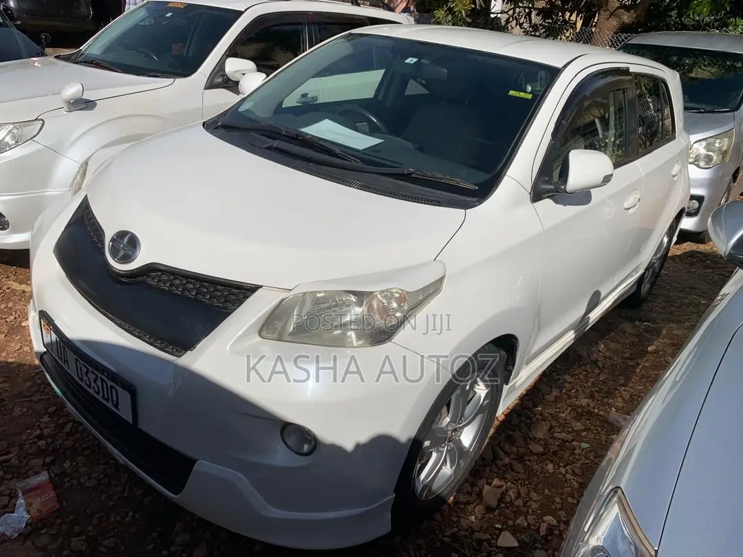 Toyota IST 2010 White