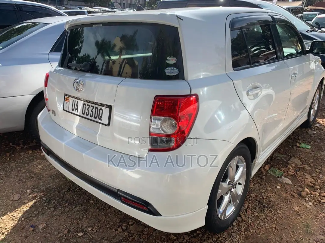 Toyota IST 2010 White