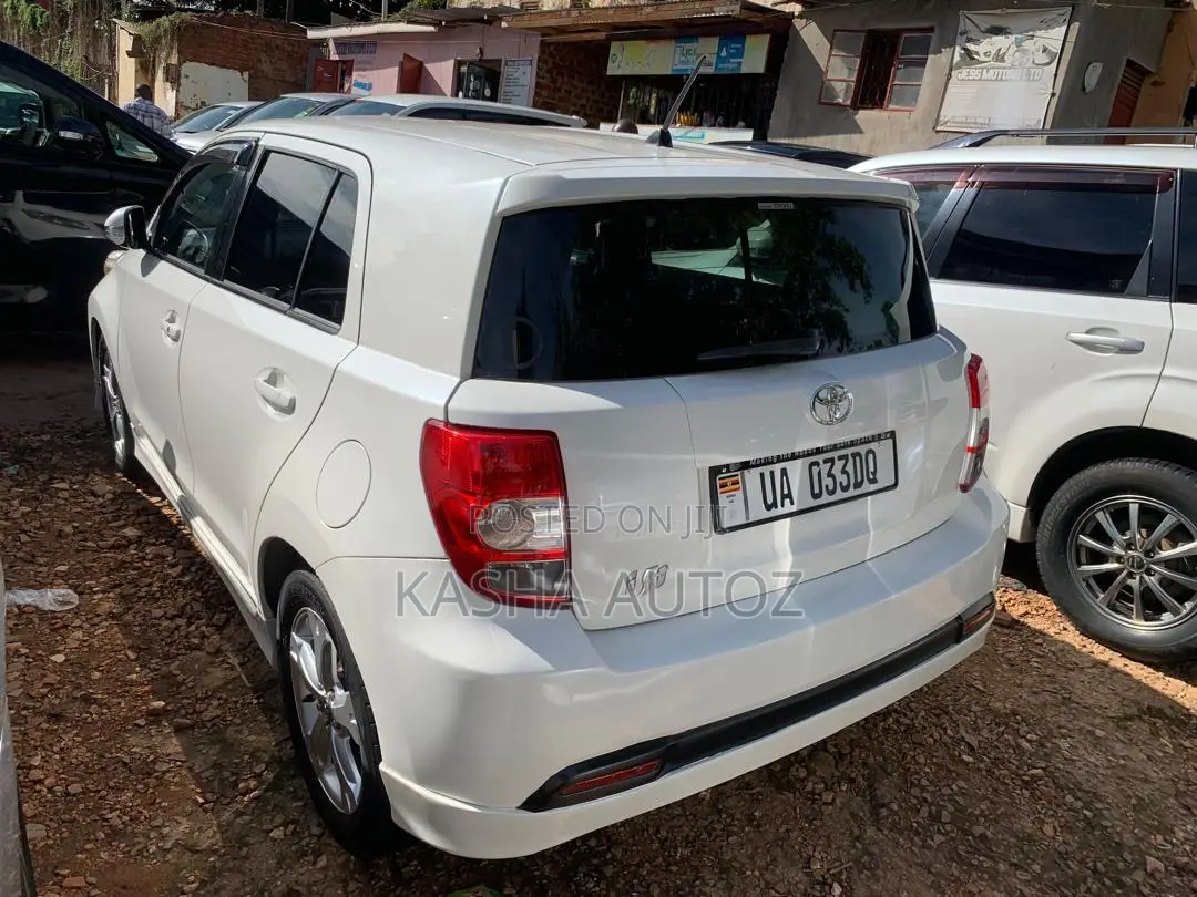 Toyota IST 2010 White