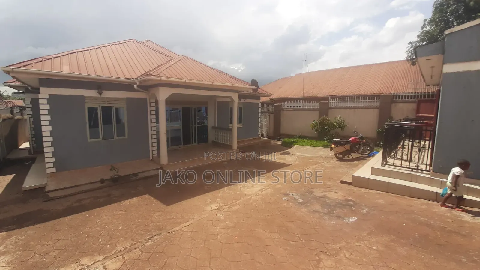 4bdrm House in Mbalwa, Wakiso / Wakiso for sale