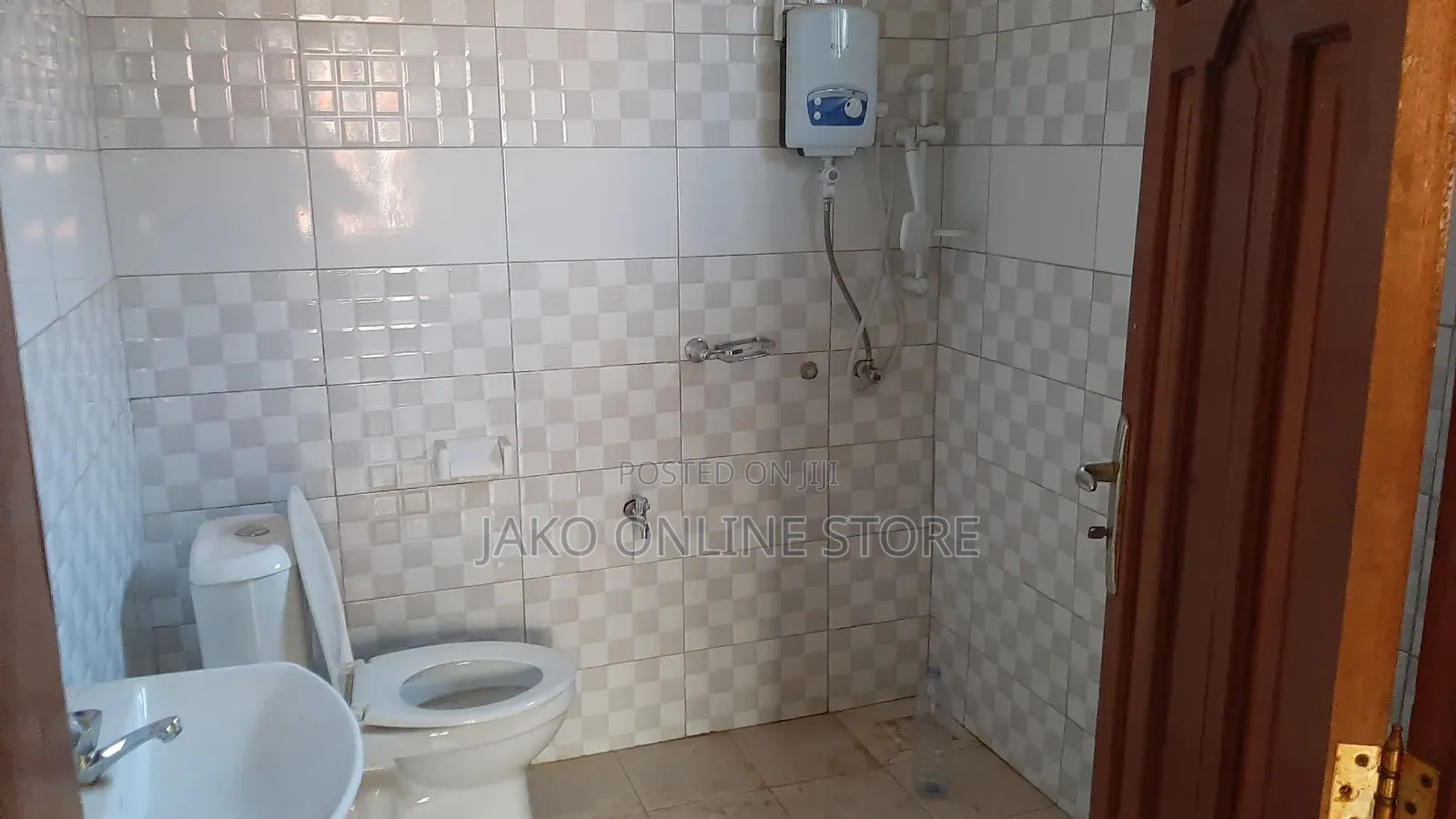 4bdrm House in Mbalwa, Wakiso / Wakiso for sale