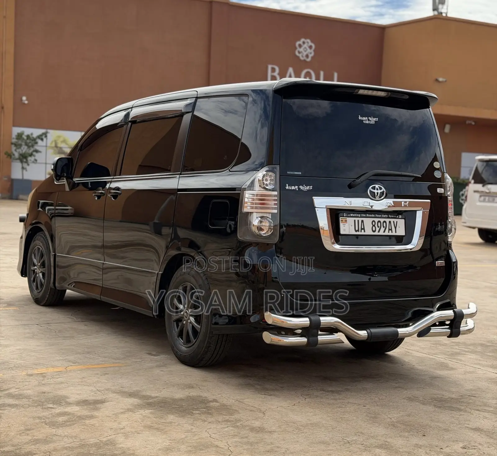 Toyota Noah 2.0 158hp FWD (7 Seater) 2012 Black