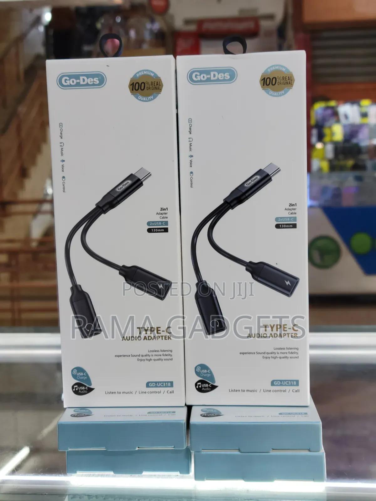 Go-Des Gd-Uc318 2-in-1 Type-C Audio and Charging Adapter.