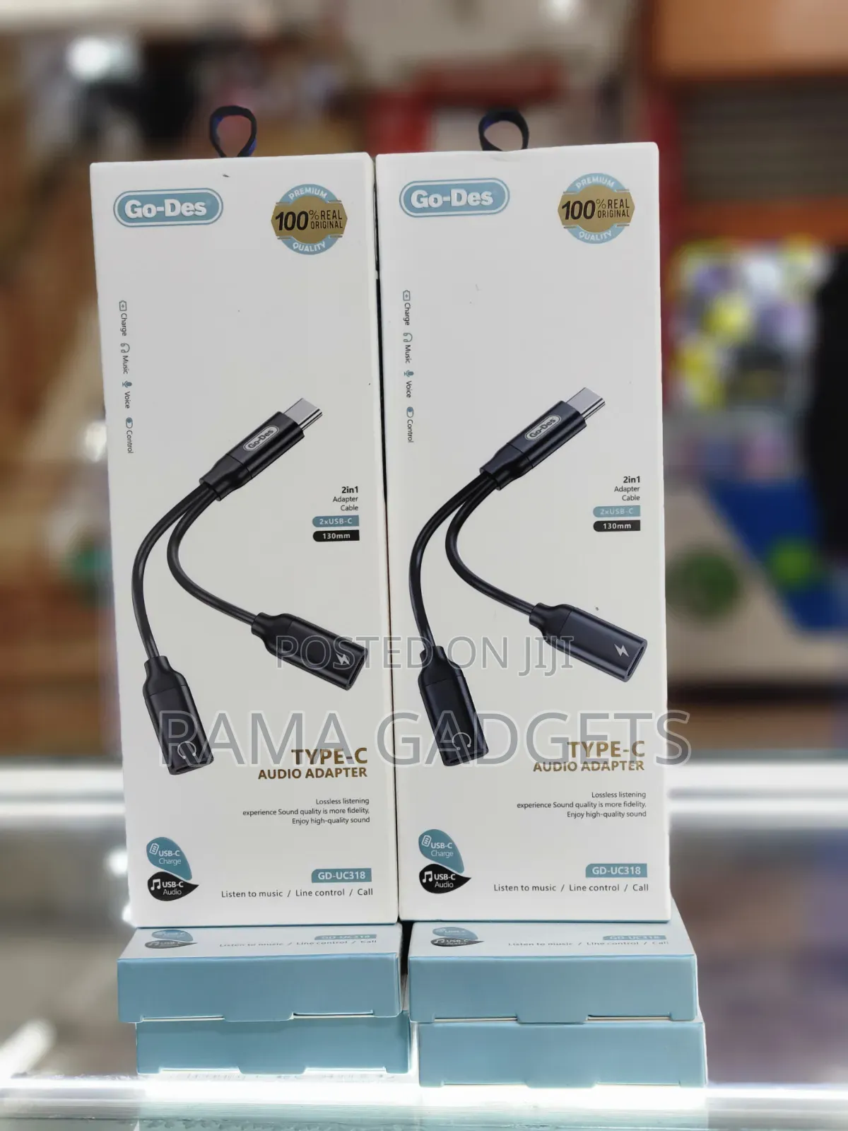 Go-Des Gd-Uc318 2-in-1 Type-C Audio and Charging Adapter.
