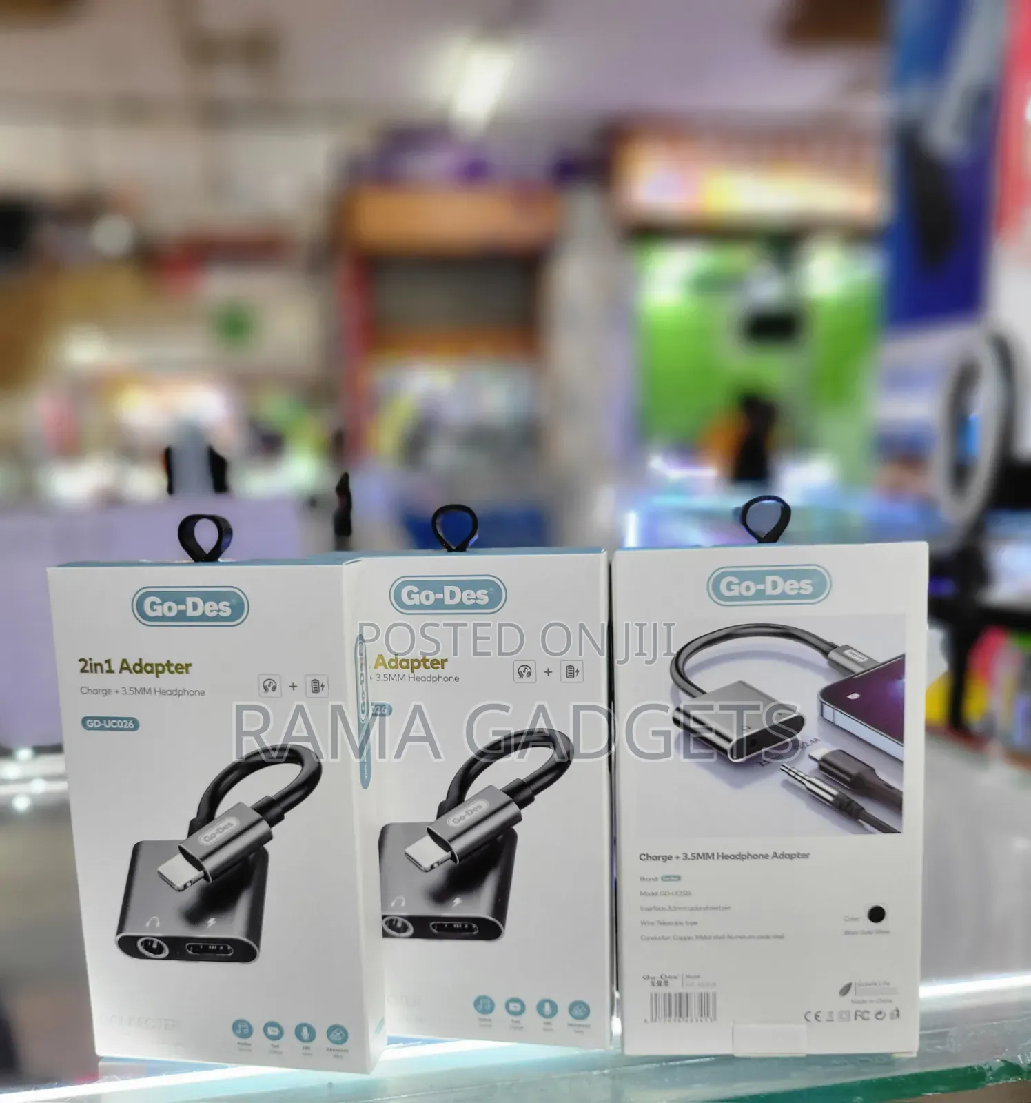 Go-Des Gd-Uc026 2-in-1 Lightning to 3.5mm Headphone Jack and Charge