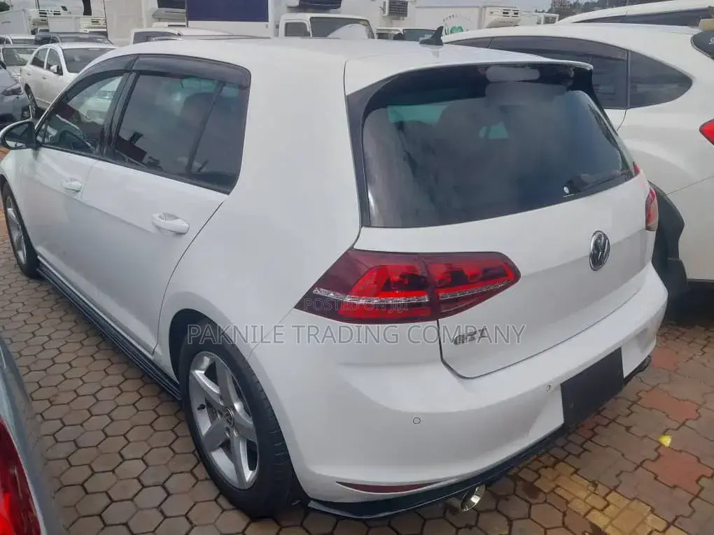 Volkswagen Golf GTI 2017 White