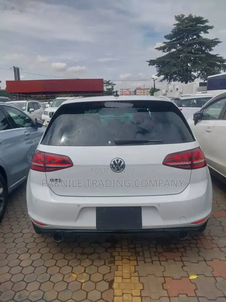 Volkswagen Golf GTI 2017 White