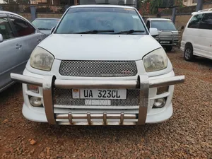 Toyota RAV4 2004 White