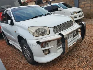 Toyota RAV4 2004 White