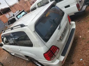Toyota Land Cruiser 2005 White