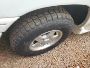 Toyota Land Cruiser 2005 White