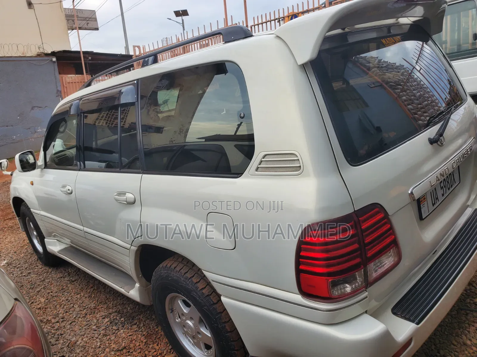 Toyota Land Cruiser 2005 White
