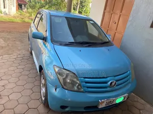 Toyota IST 2006 Blue