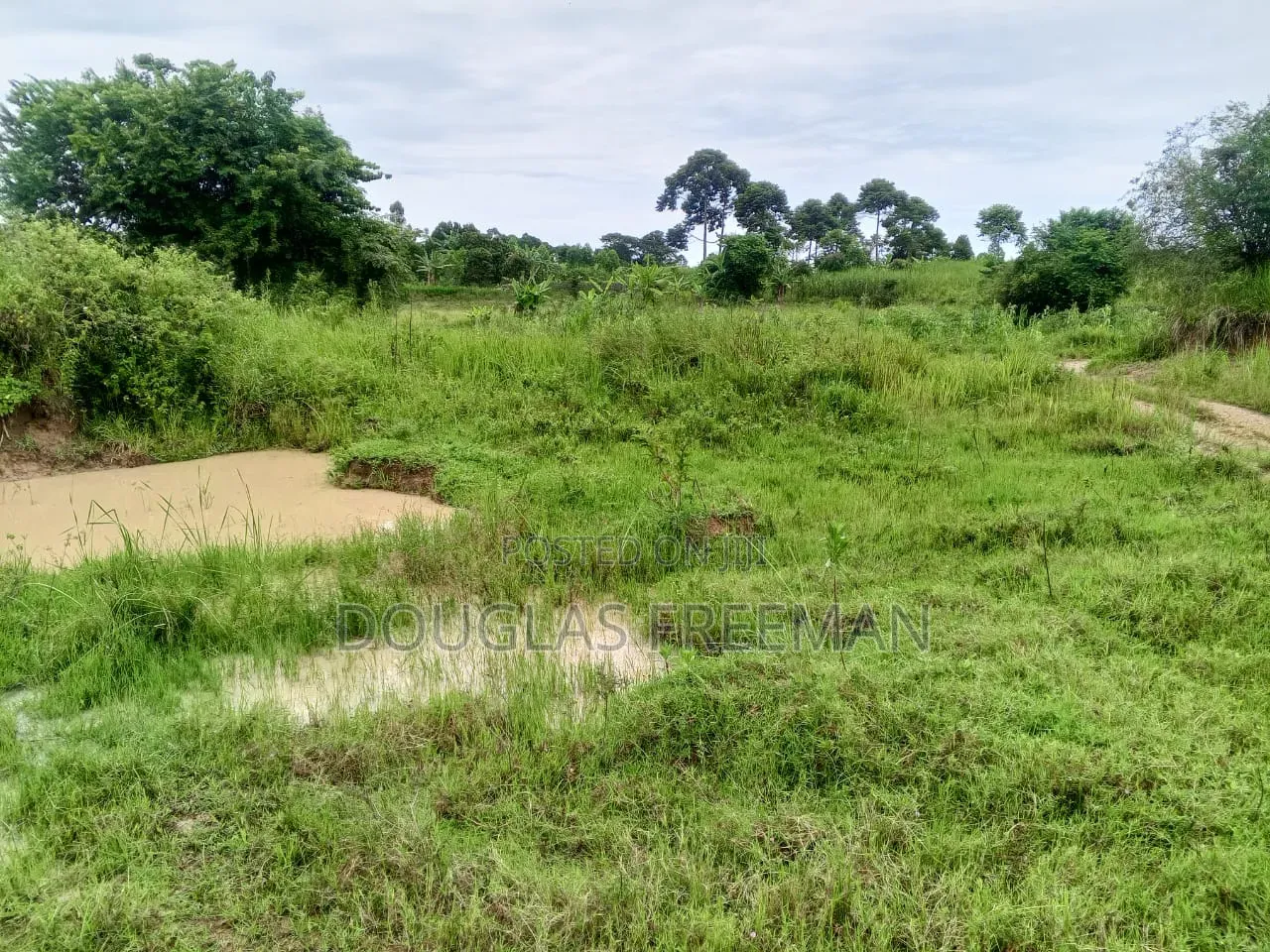 Land for Sale Mainly Sand Mining Is in Buikwe District via Kiyindi