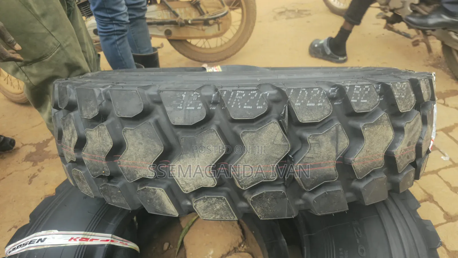 1200r20 Kapsen Truck Tyres for Behind Mudgrip Tyres