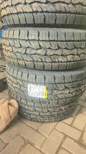265/70r15 Japanese Dunlop Grandtrek Tyres for Hilux