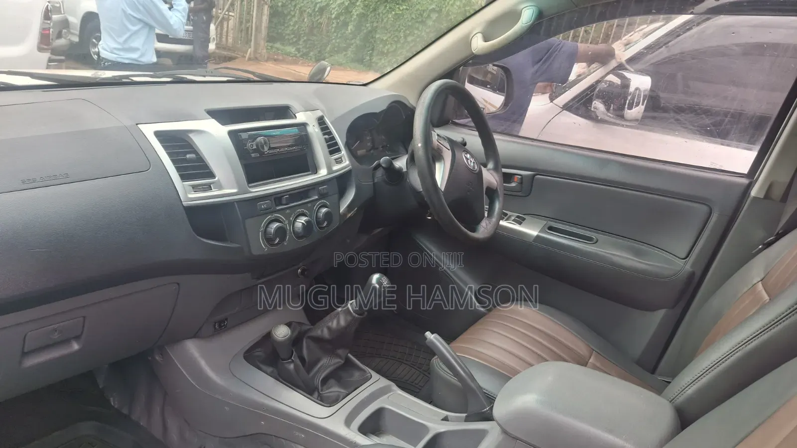 Toyota Hilux 2.5 D-4D 4X4 SRX 2010 White