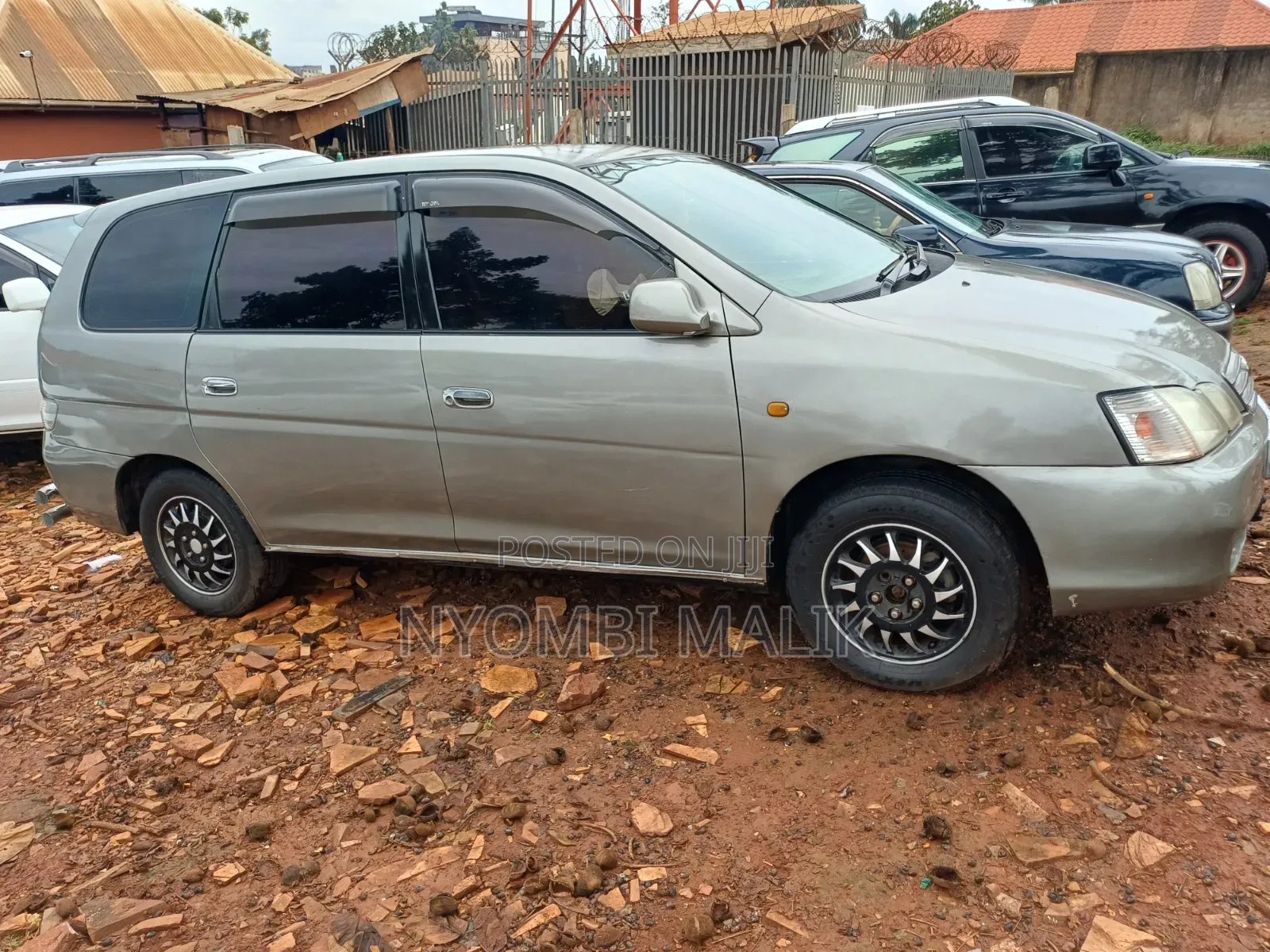 Toyota Gaia 2000 Gray