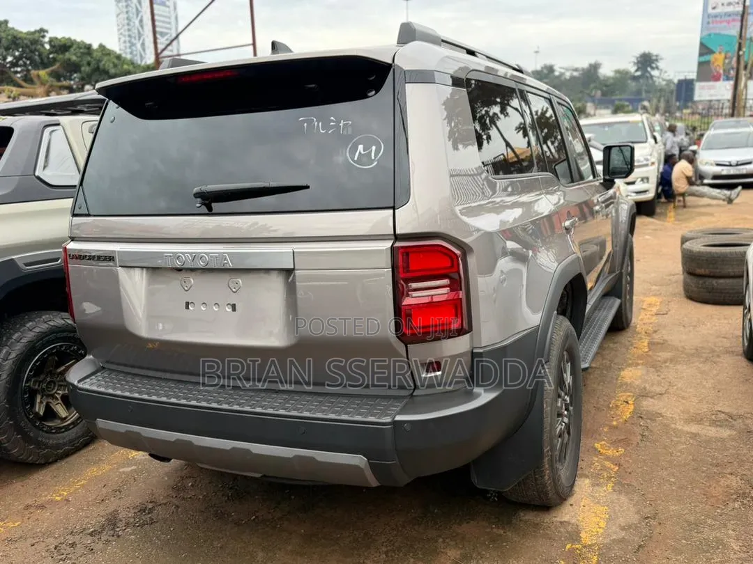 Toyota Land Cruiser Prado 2024 Gray