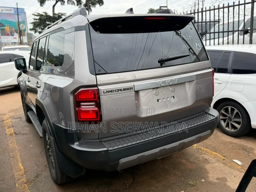 Toyota Land Cruiser Prado 2024 Gray