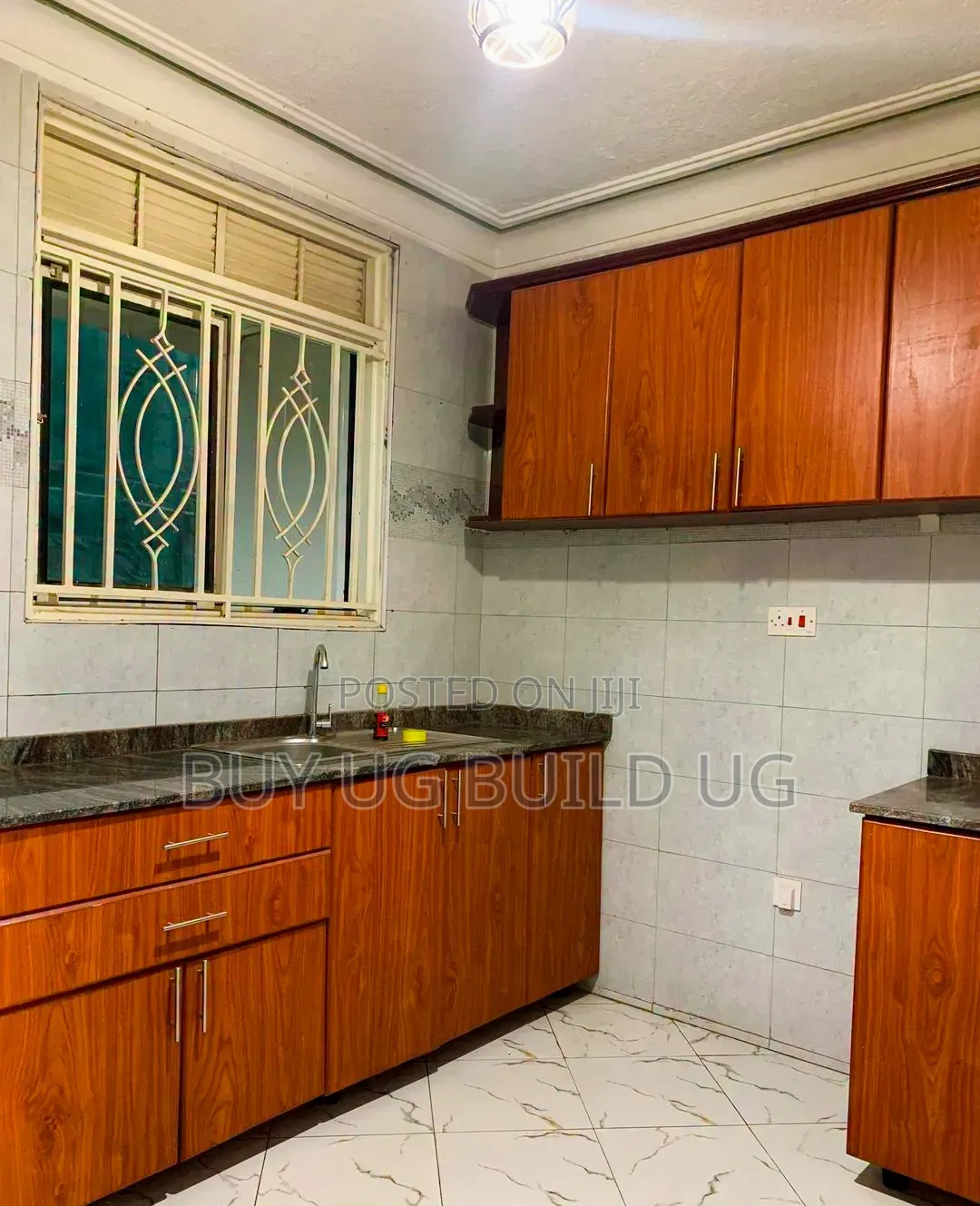 2bdrm House in Bweyogerer Town, Central Division for rent