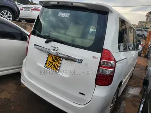 Toyota Noah 2011 White