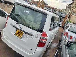 Toyota Noah 2011 White