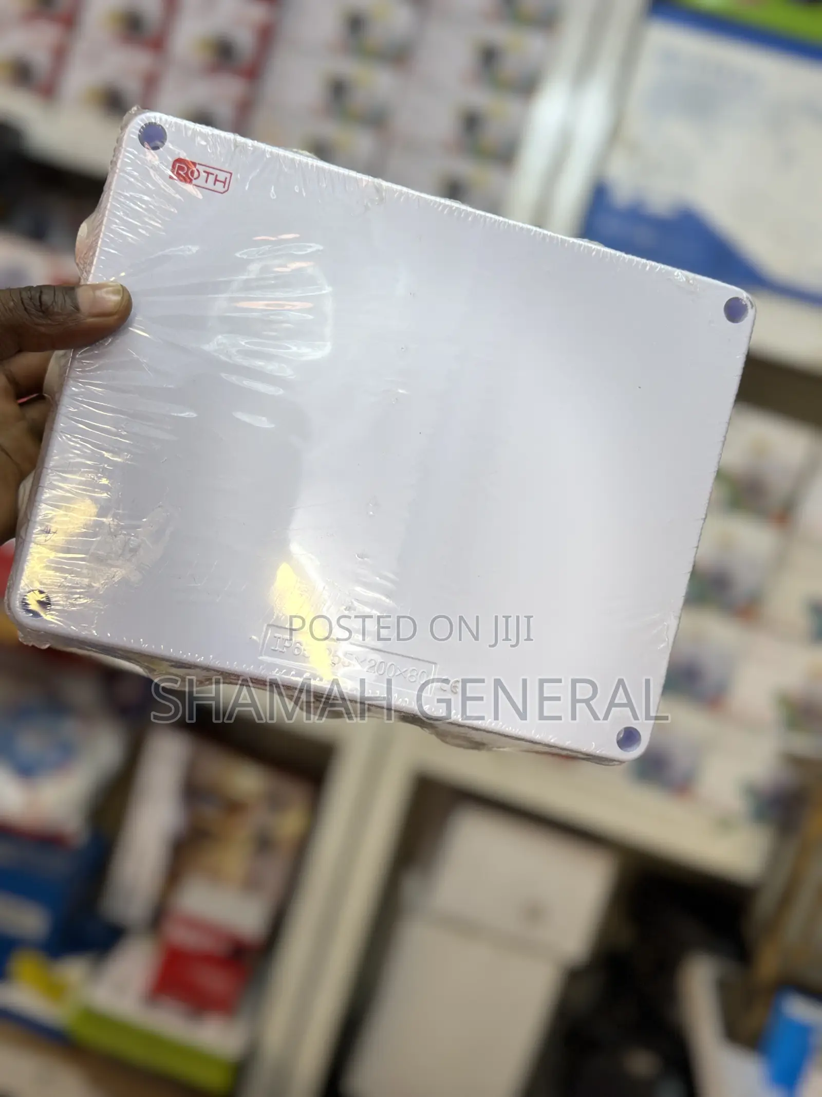 Plastic Adaptable Boxes in All Sizes