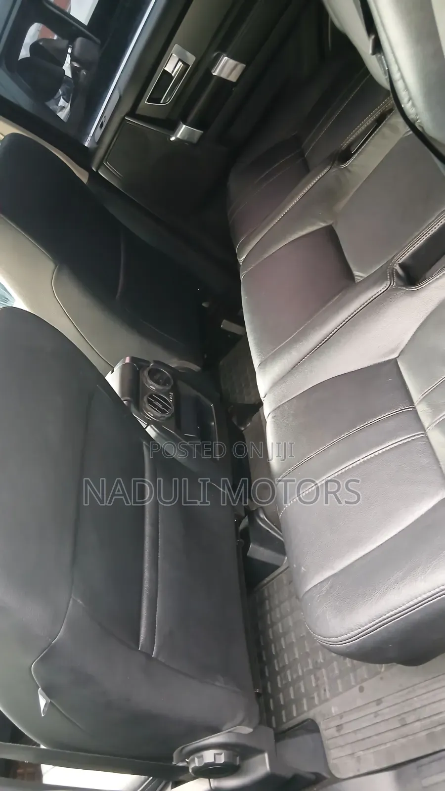 Land Rover Discovery 2012 Gray