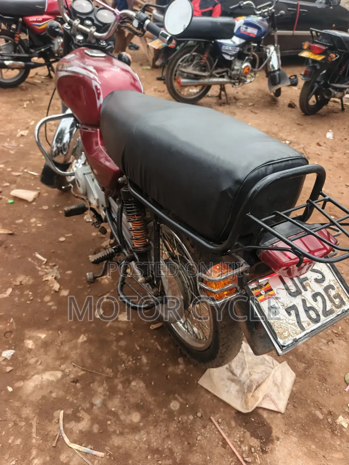 Bajaj Boxer 100 2023 Orange