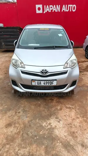 Toyota Ractis 2011 Silver