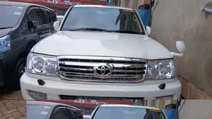 Toyota Land Cruiser 2010 White