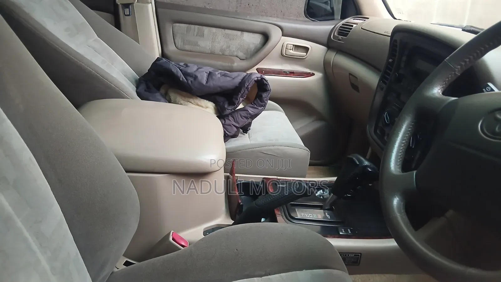 Toyota Land Cruiser 2010 White