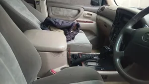 Toyota Land Cruiser 2010 White