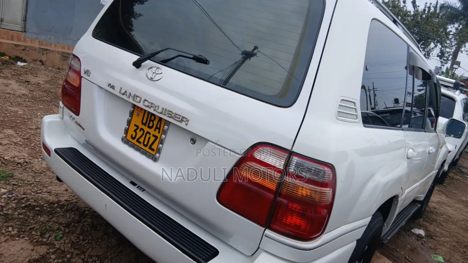 Toyota Land Cruiser 2006 White