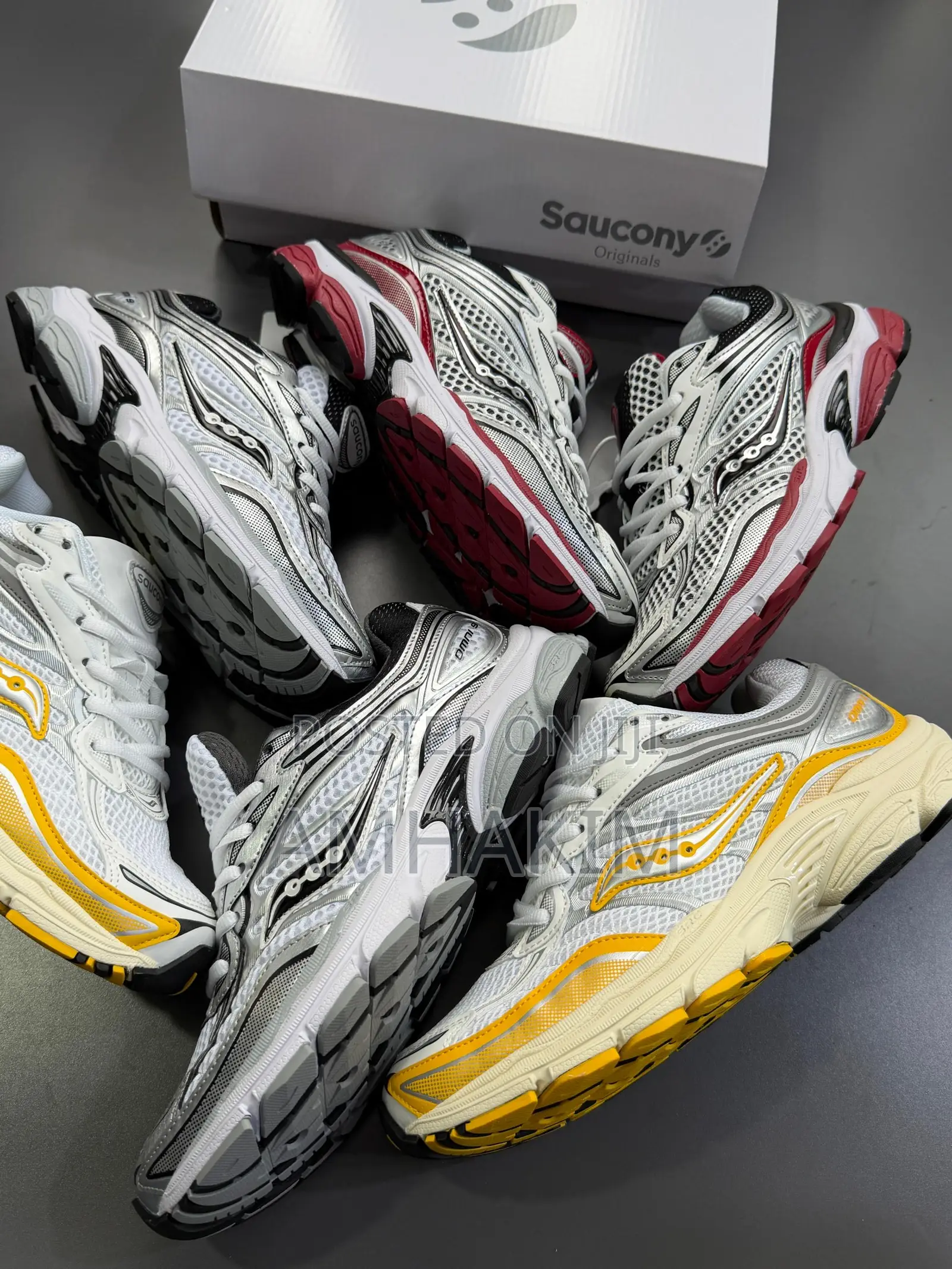 Genuine Saucony Progrid Omni 9 Sneakers in Stock