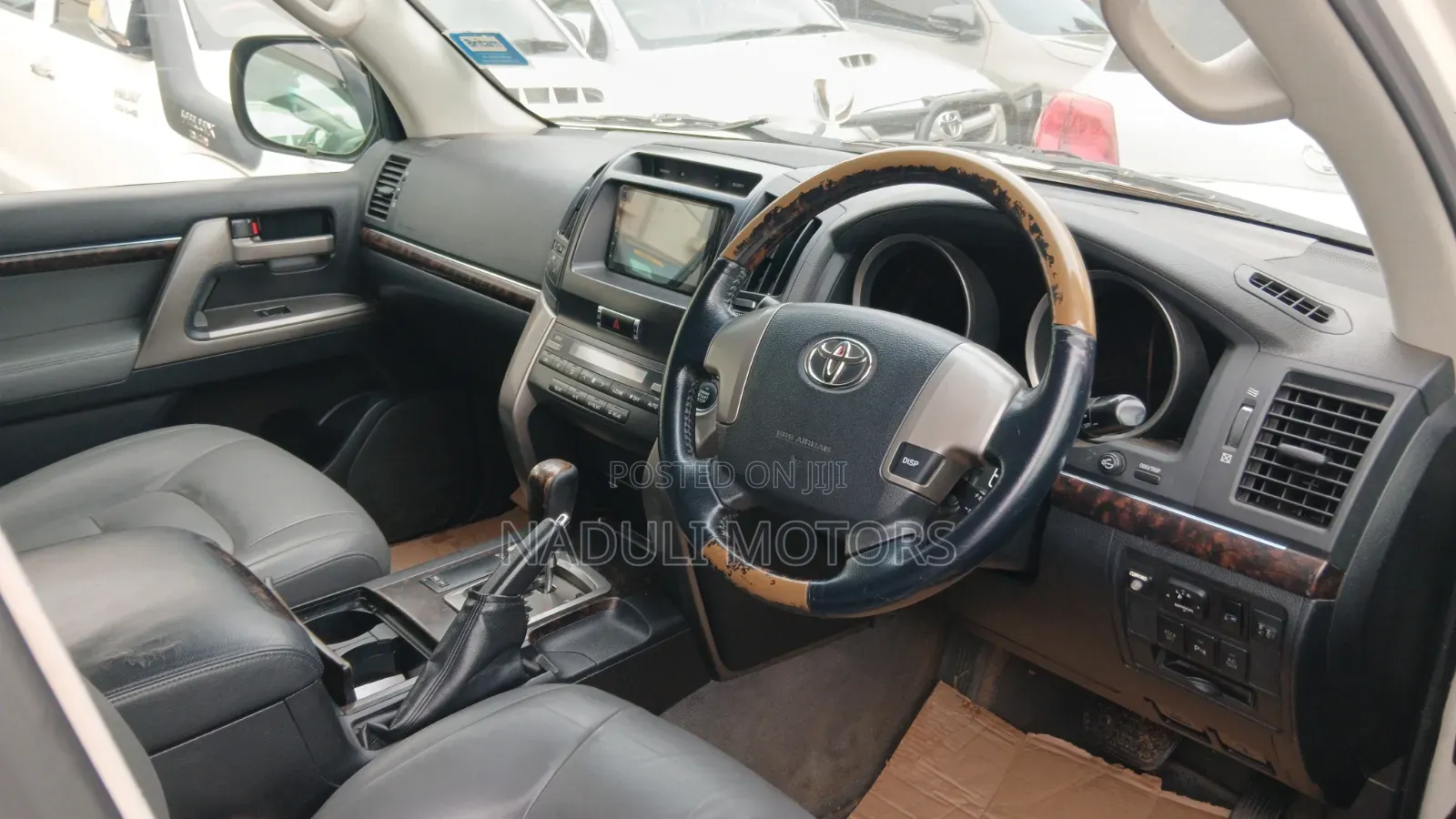 Toyota Land Cruiser 2009 White